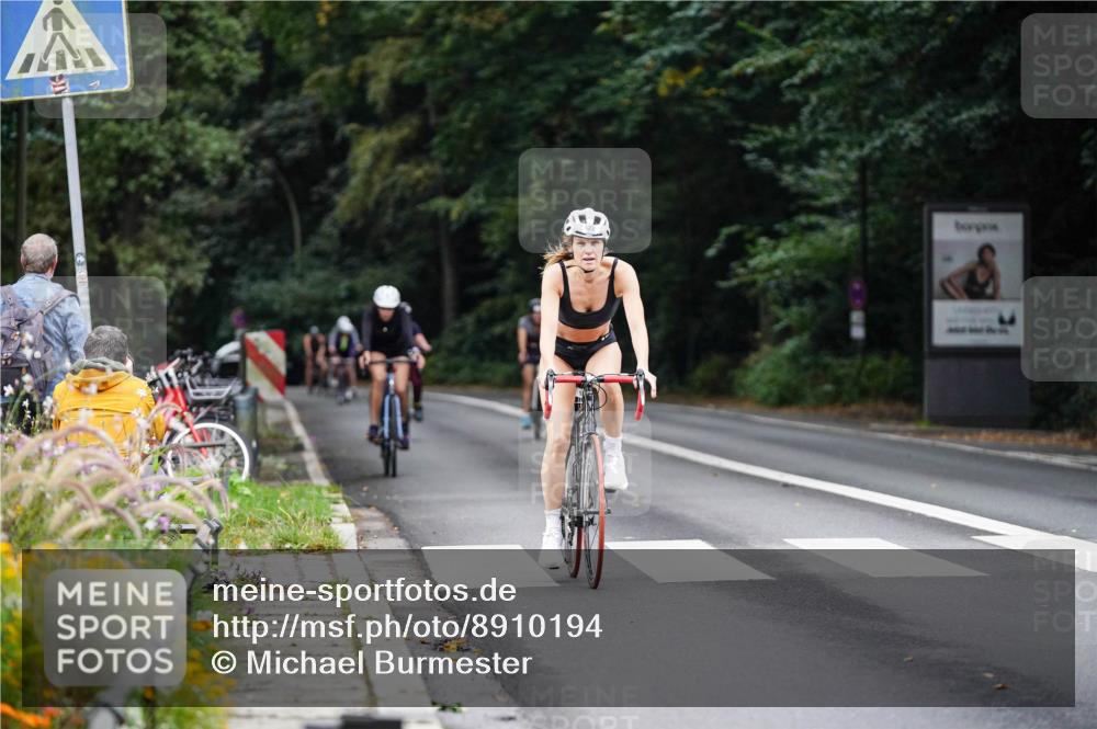 14.09.2025 - Stadtparktriathlon Michael Burmester http://msf.ph/oto/8910194 14.09.2025 10:30:55 Radfahren 521, 522, 533, 712 meine-sportfotos.de