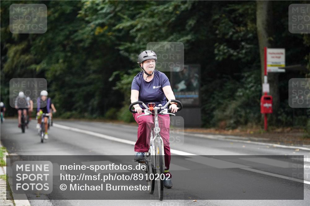14.09.2025 - Stadtparktriathlon Michael Burmester http://msf.ph/oto/8910202 14.09.2025 10:31:01 Radfahren 521, 522, 533, 546, 624, 687, 706, 712, 714 meine-sportfotos.de