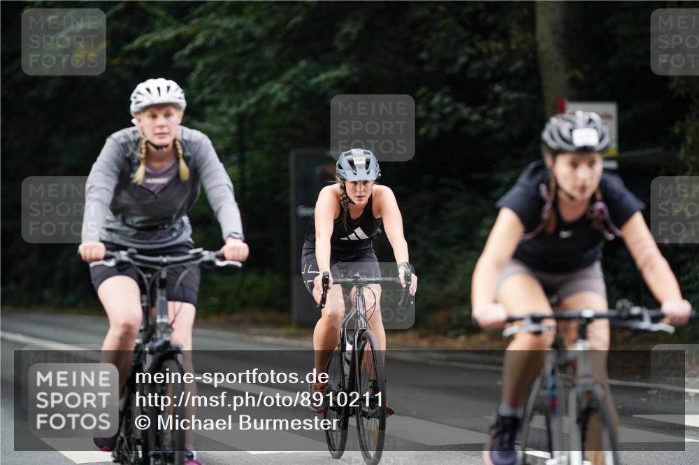 14.09.2025 - Stadtparktriathlon Michael Burmester http://msf.ph/oto/8910211 14.09.2025 10:31:07 Radfahren 533, 546, 553, 624, 636, 687, 706, 714 meine-sportfotos.de