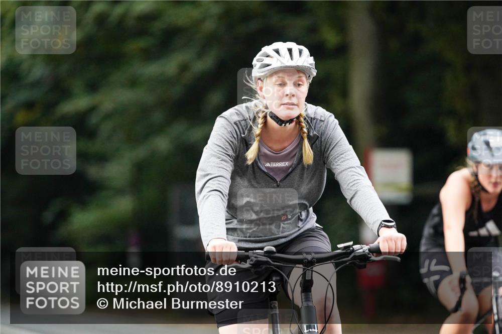 14.09.2025 - Stadtparktriathlon Michael Burmester http://msf.ph/oto/8910213 14.09.2025 10:31:08 Radfahren 533, 546, 553, 624, 636, 687, 706, 714 meine-sportfotos.de