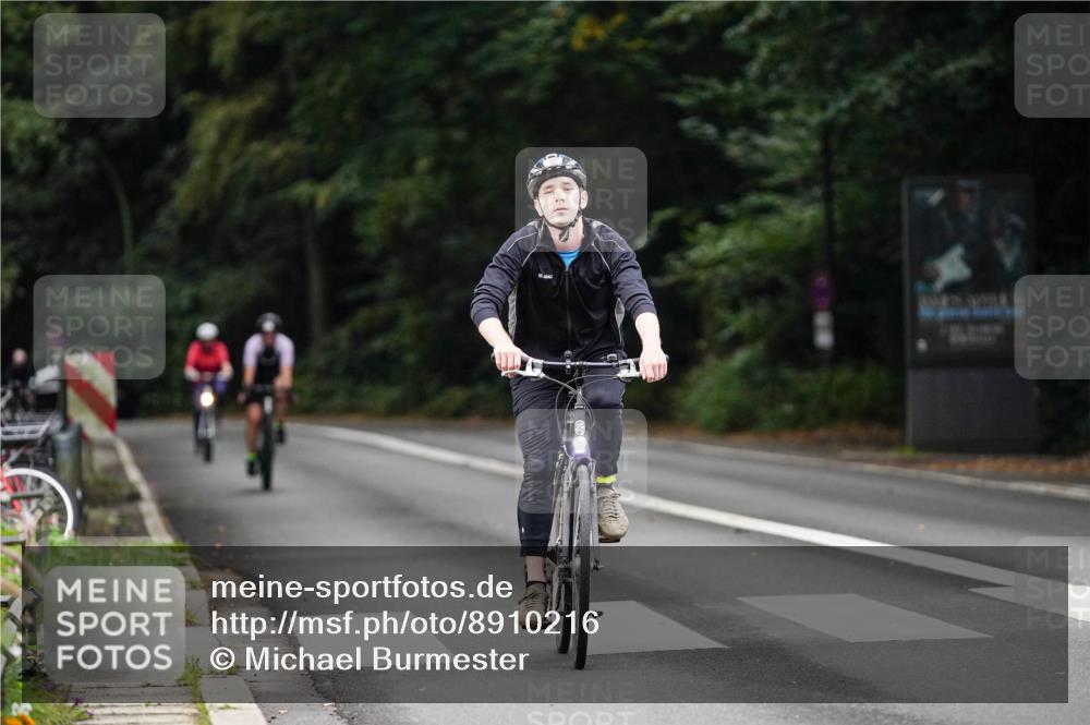14.09.2025 - Stadtparktriathlon Michael Burmester http://msf.ph/oto/8910216 14.09.2025 10:31:14 Radfahren 553, 636, 650, 706, 714 meine-sportfotos.de