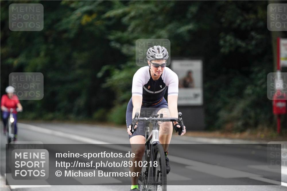 14.09.2025 - Stadtparktriathlon Michael Burmester http://msf.ph/oto/8910218 14.09.2025 10:31:19 Radfahren 553, 599, 636, 650 meine-sportfotos.de