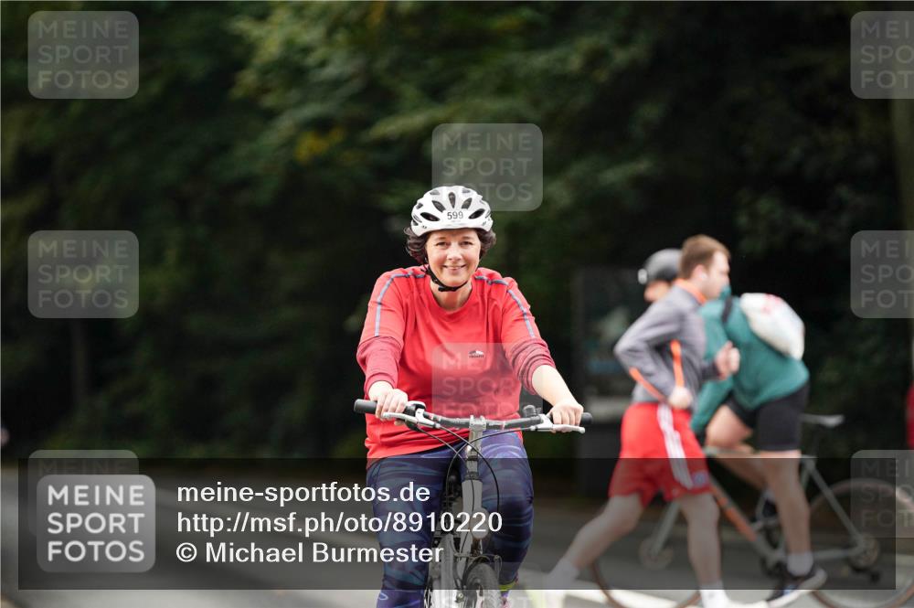 14.09.2025 - Stadtparktriathlon Michael Burmester http://msf.ph/oto/8910220 14.09.2025 10:31:24 Radfahren 599, 650 meine-sportfotos.de