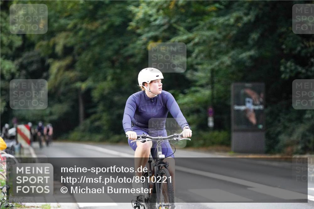 14.09.2025 - Stadtparktriathlon Michael Burmester http://msf.ph/oto/8910221 14.09.2025 10:31:33 Radfahren 628 meine-sportfotos.de