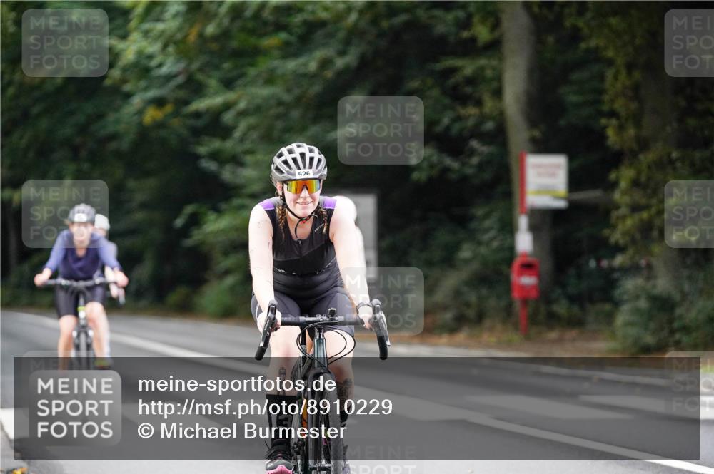 14.09.2025 - Stadtparktriathlon Michael Burmester http://msf.ph/oto/8910229 14.09.2025 10:31:45 Radfahren 526, 626, 647, 657 meine-sportfotos.de
