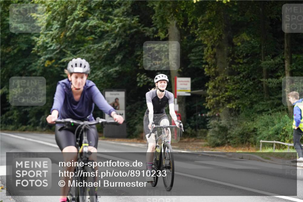 14.09.2025 - Stadtparktriathlon Michael Burmester http://msf.ph/oto/8910233 14.09.2025 10:31:47 Radfahren 526, 626, 647, 657 meine-sportfotos.de