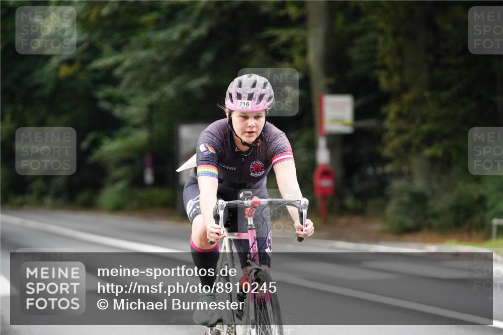 14.09.2025 - Stadtparktriathlon Michael Burmester http://msf.ph/oto/8910245 14.09.2025 10:32:14 Radfahren 654, 716, 763 meine-sportfotos.de