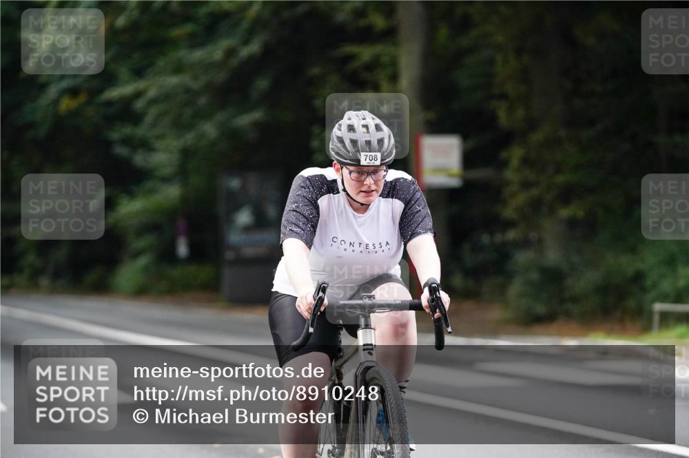 14.09.2025 - Stadtparktriathlon Michael Burmester http://msf.ph/oto/8910248 14.09.2025 10:32:24 Radfahren 708 meine-sportfotos.de