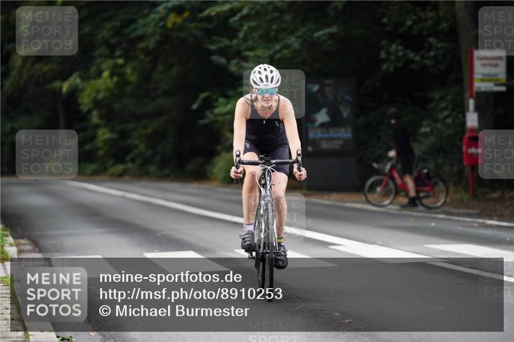 14.09.2025 - Stadtparktriathlon Michael Burmester http://msf.ph/oto/8910253 14.09.2025 10:32:49 Radfahren 646, 701 meine-sportfotos.de