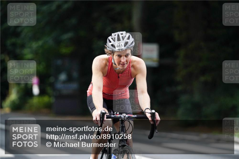 14.09.2025 - Stadtparktriathlon Michael Burmester http://msf.ph/oto/8910258 14.09.2025 10:33:03 Radfahren 621, 681, 683 meine-sportfotos.de