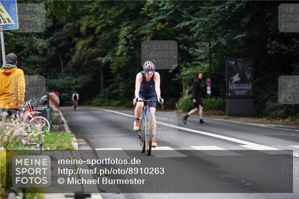 14.09.2025 - Stadtparktriathlon Michael Burmester http://msf.ph/oto/8910263 14.09.2025 10:33:18 Radfahren 678 meine-sportfotos.de