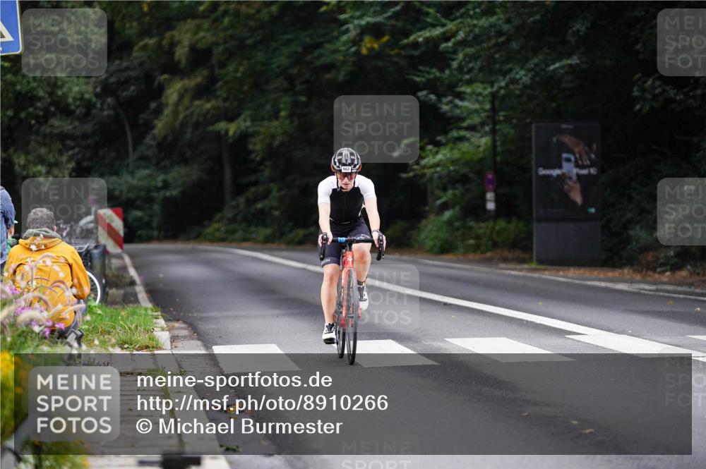 14.09.2025 - Stadtparktriathlon Michael Burmester http://msf.ph/oto/8910266 14.09.2025 10:33:26 Radfahren 662 meine-sportfotos.de