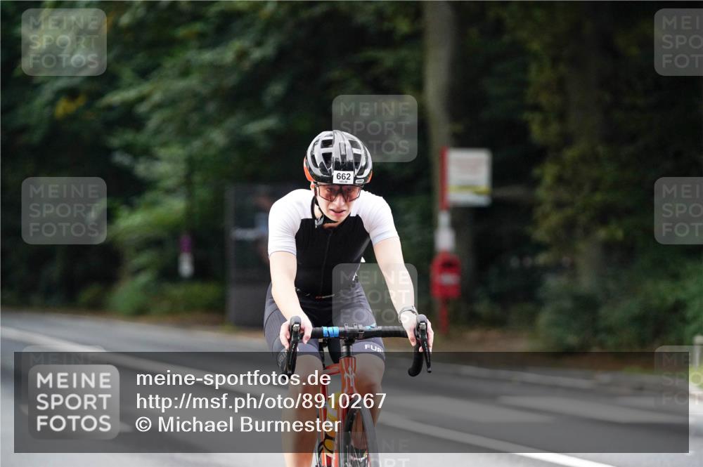 14.09.2025 - Stadtparktriathlon Michael Burmester http://msf.ph/oto/8910267 14.09.2025 10:33:28 Radfahren 662 meine-sportfotos.de