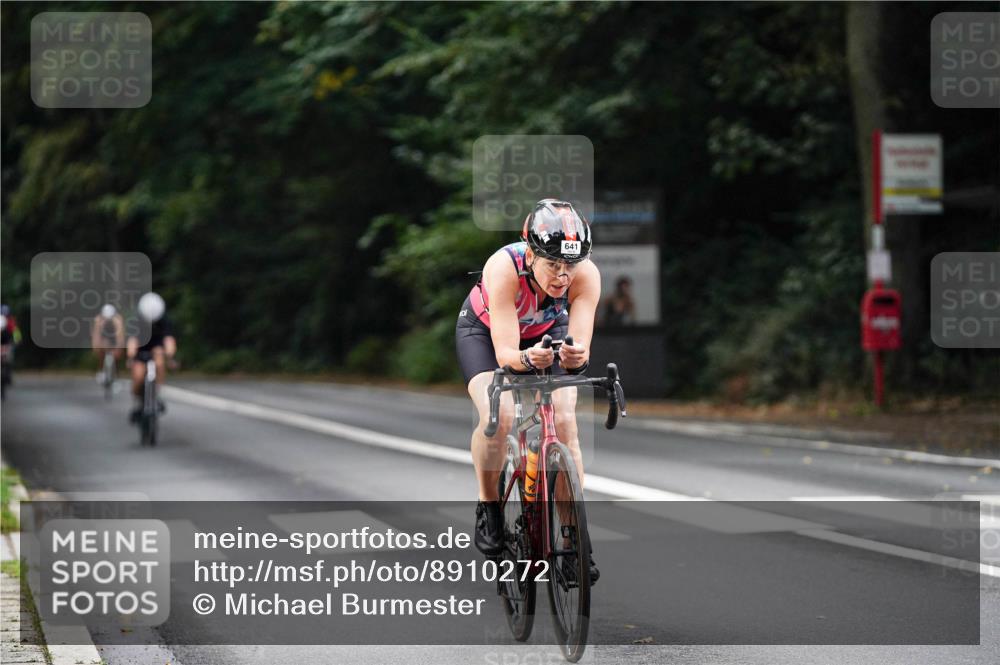 14.09.2025 - Stadtparktriathlon Michael Burmester http://msf.ph/oto/8910272 14.09.2025 10:33:42 Radfahren 641, 665, 674, 695, 735 meine-sportfotos.de