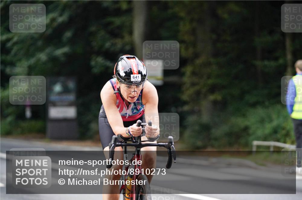 14.09.2025 - Stadtparktriathlon Michael Burmester http://msf.ph/oto/8910273 14.09.2025 10:33:43 Radfahren 641, 665, 674, 695, 735 meine-sportfotos.de