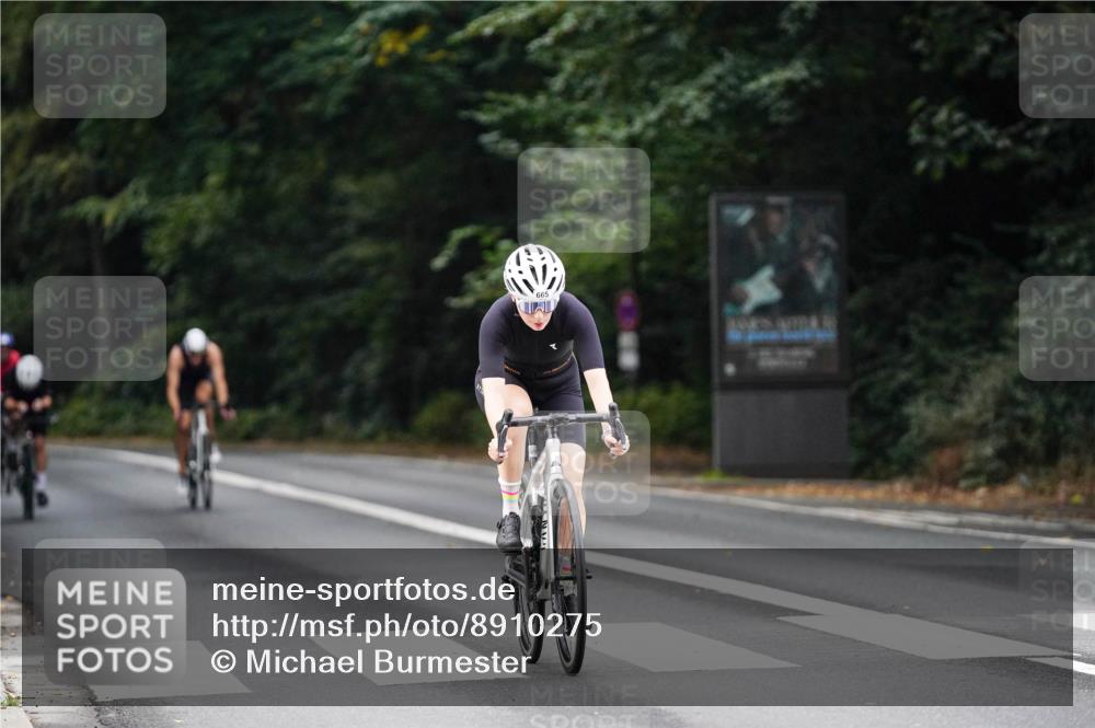 14.09.2025 - Stadtparktriathlon Michael Burmester http://msf.ph/oto/8910275 14.09.2025 10:33:45 Radfahren 641, 665, 674, 695, 735 meine-sportfotos.de