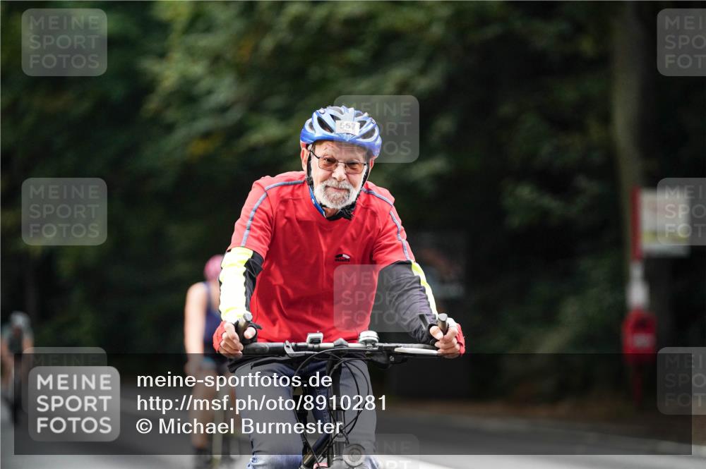 14.09.2025 - Stadtparktriathlon Michael Burmester http://msf.ph/oto/8910281 14.09.2025 10:33:54 Radfahren 557, 638, 663, 674, 735 meine-sportfotos.de