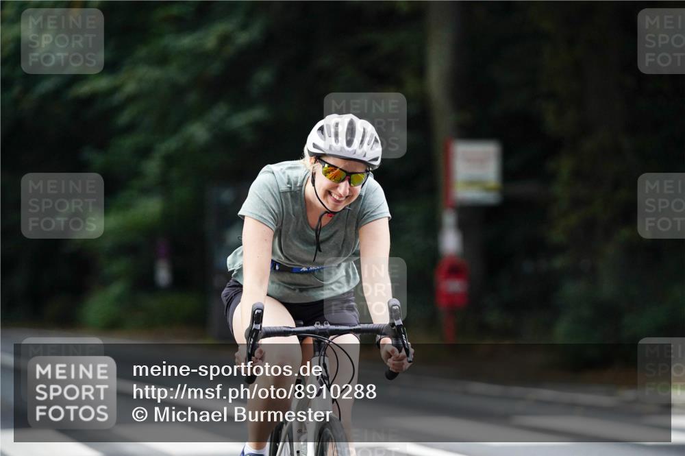 14.09.2025 - Stadtparktriathlon Michael Burmester http://msf.ph/oto/8910288 14.09.2025 10:34:00 Radfahren 557, 638, 663, 676 meine-sportfotos.de