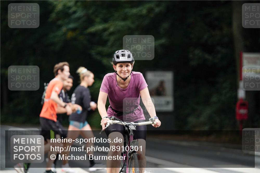 14.09.2025 - Stadtparktriathlon Michael Burmester http://msf.ph/oto/8910301 14.09.2025 10:34:35 Radfahren 519, 668 meine-sportfotos.de