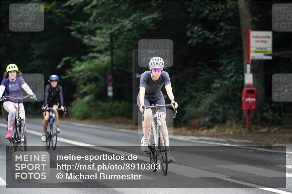 14.09.2025 - Stadtparktriathlon Michael Burmester http://msf.ph/oto/8910303 14.09.2025 10:34:50 Radfahren 568, 659, 664, 749, 793 meine-sportfotos.de
