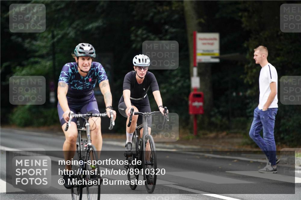 14.09.2025 - Stadtparktriathlon Michael Burmester http://msf.ph/oto/8910320 14.09.2025 10:35:25 Radfahren 627, 693, 710 meine-sportfotos.de