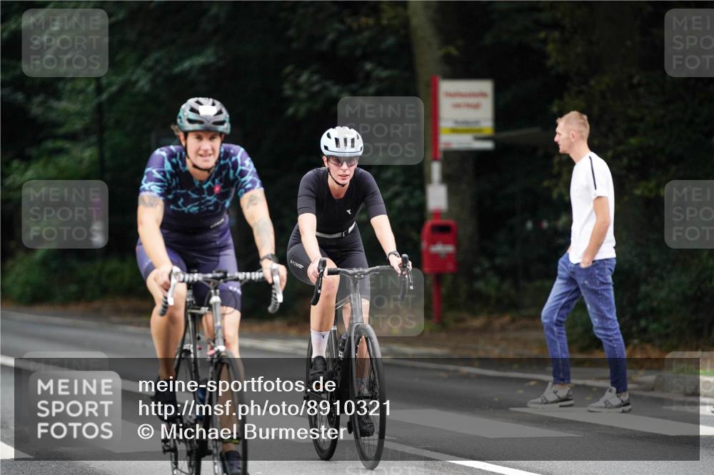 14.09.2025 - Stadtparktriathlon Michael Burmester http://msf.ph/oto/8910321 14.09.2025 10:35:25 Radfahren 627, 693, 710 meine-sportfotos.de