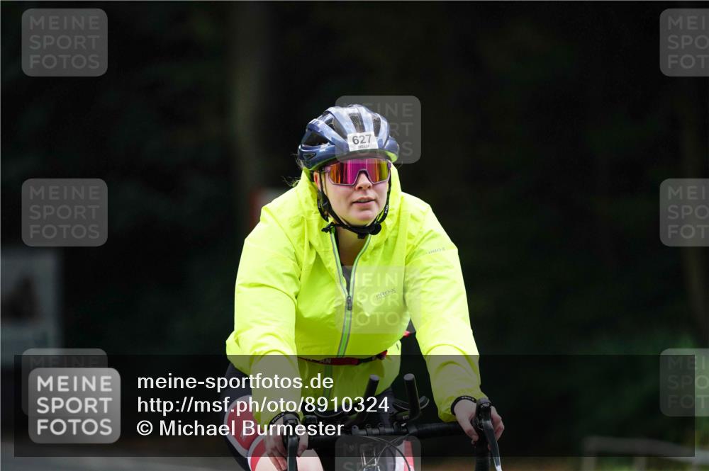 14.09.2025 - Stadtparktriathlon Michael Burmester http://msf.ph/oto/8910324 14.09.2025 10:35:28 Radfahren 627, 651, 693, 710 meine-sportfotos.de