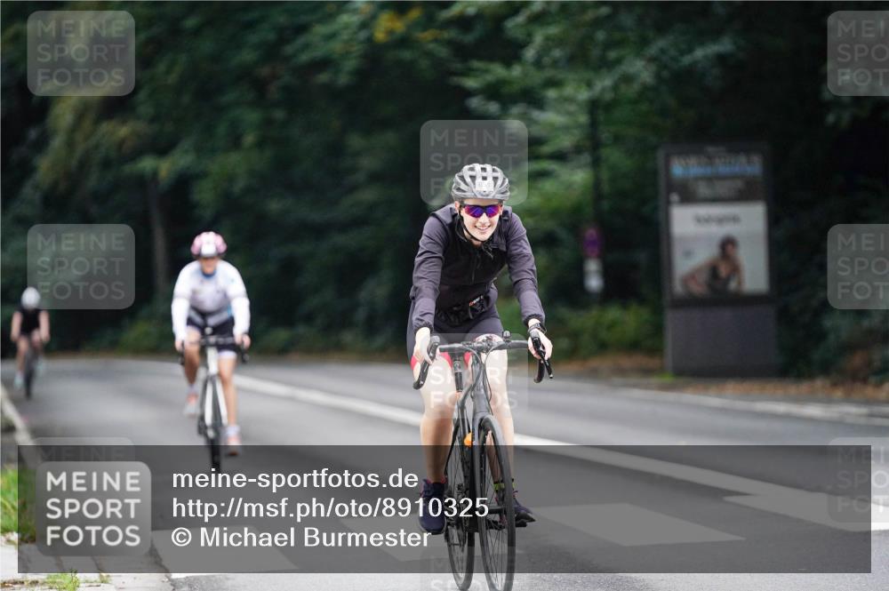14.09.2025 - Stadtparktriathlon Michael Burmester http://msf.ph/oto/8910325 14.09.2025 10:35:34 Radfahren 627, 651, 718 meine-sportfotos.de