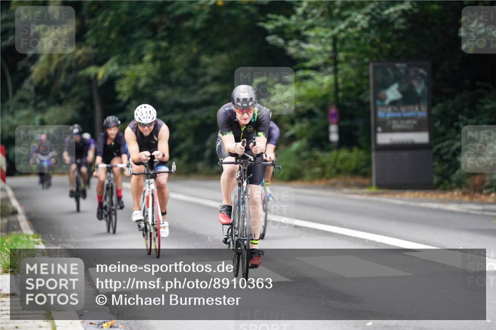 14.09.2025 - Stadtparktriathlon Michael Burmester http://msf.ph/oto/8910363 14.09.2025 10:36:50 Radfahren 558, 694, 764, 783, 788, 798, 811 meine-sportfotos.de