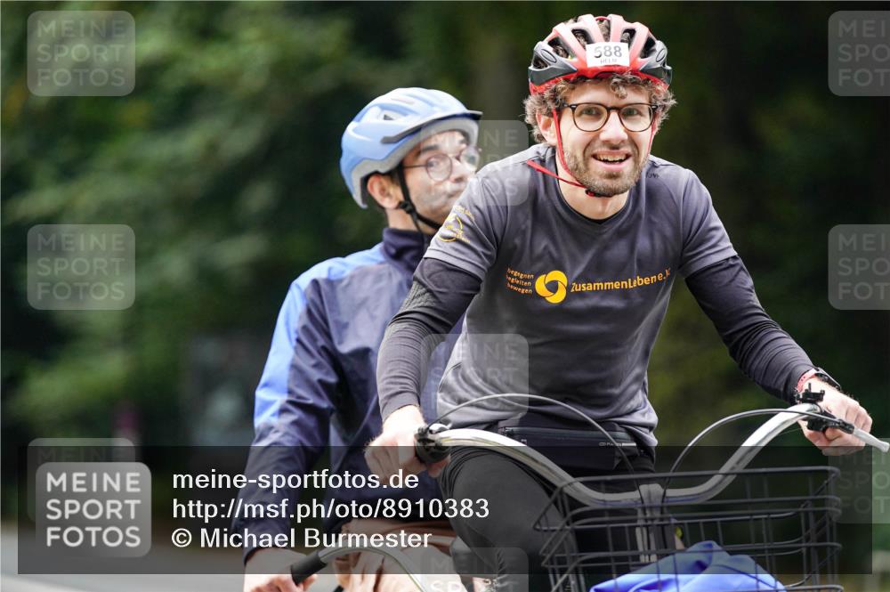 14.09.2025 - Stadtparktriathlon Michael Burmester http://msf.ph/oto/8910383 14.09.2025 10:37:03 Radfahren 518, 588, 622, 737, 752, 788 meine-sportfotos.de