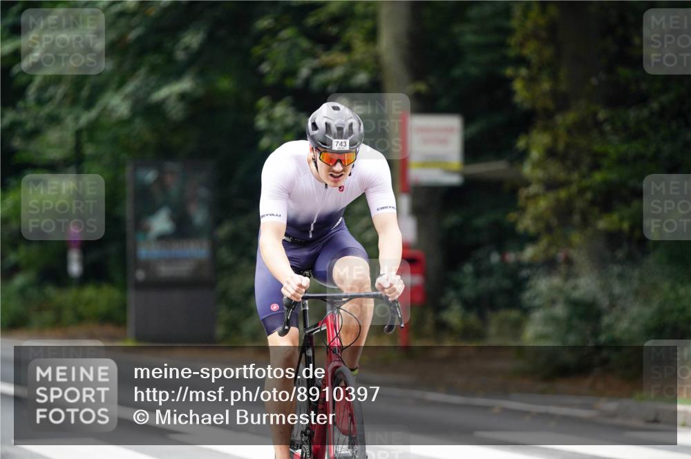 14.09.2025 - Stadtparktriathlon Michael Burmester http://msf.ph/oto/8910397 14.09.2025 10:37:27 Radfahren 535, 632, 685, 688, 691, 702, 727, 743, 753 meine-sportfotos.de