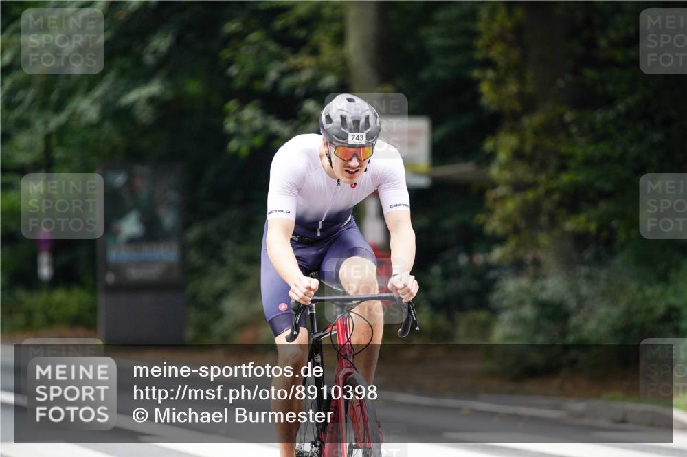 14.09.2025 - Stadtparktriathlon Michael Burmester http://msf.ph/oto/8910398 14.09.2025 10:37:27 Radfahren 535, 632, 685, 688, 691, 702, 727, 743, 753 meine-sportfotos.de