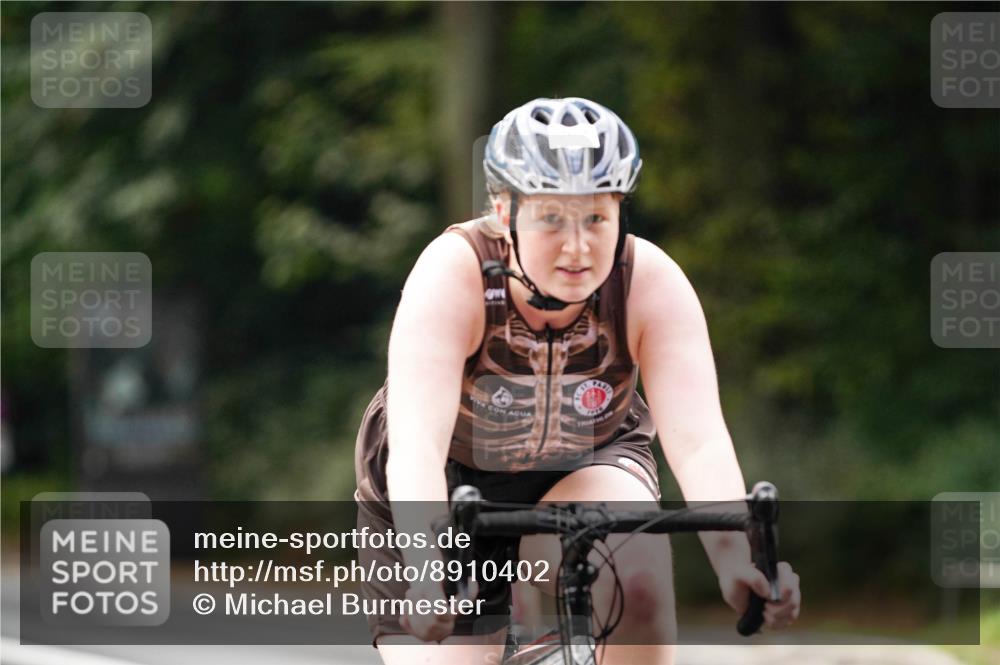 14.09.2025 - Stadtparktriathlon Michael Burmester http://msf.ph/oto/8910402 14.09.2025 10:37:31 Radfahren 535, 632, 685, 688, 702, 727, 743, 753 meine-sportfotos.de