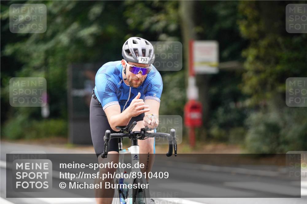 14.09.2025 - Stadtparktriathlon Michael Burmester http://msf.ph/oto/8910409 14.09.2025 10:37:35 Radfahren 535, 632, 648, 688, 702, 727, 753 meine-sportfotos.de