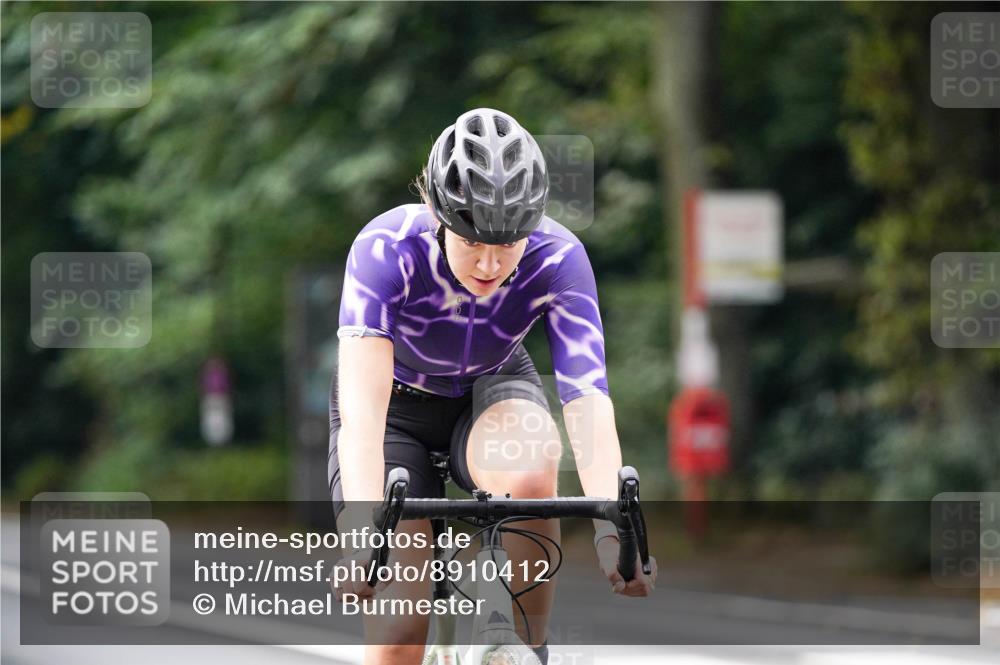 14.09.2025 - Stadtparktriathlon Michael Burmester http://msf.ph/oto/8910412 14.09.2025 10:37:44 Radfahren 639, 648 meine-sportfotos.de
