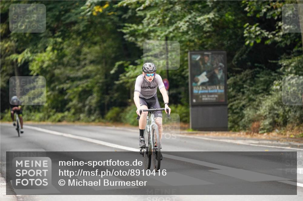 14.09.2025 - Stadtparktriathlon Michael Burmester http://msf.ph/oto/8910416 14.09.2025 10:37:57 Radfahren 721, 723, 782, 804 meine-sportfotos.de