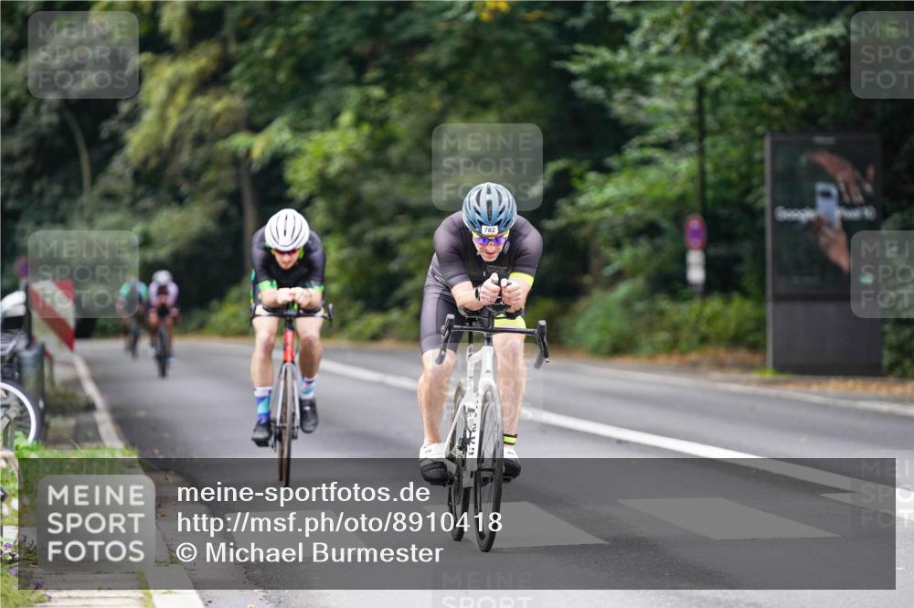 14.09.2025 - Stadtparktriathlon Michael Burmester http://msf.ph/oto/8910418 14.09.2025 10:38:01 Radfahren 642, 721, 723, 782, 804 meine-sportfotos.de