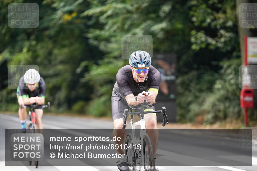 14.09.2025 - Stadtparktriathlon Michael Burmester http://msf.ph/oto/8910419 14.09.2025 10:38:02 Radfahren 642, 723, 730, 782, 804 meine-sportfotos.de