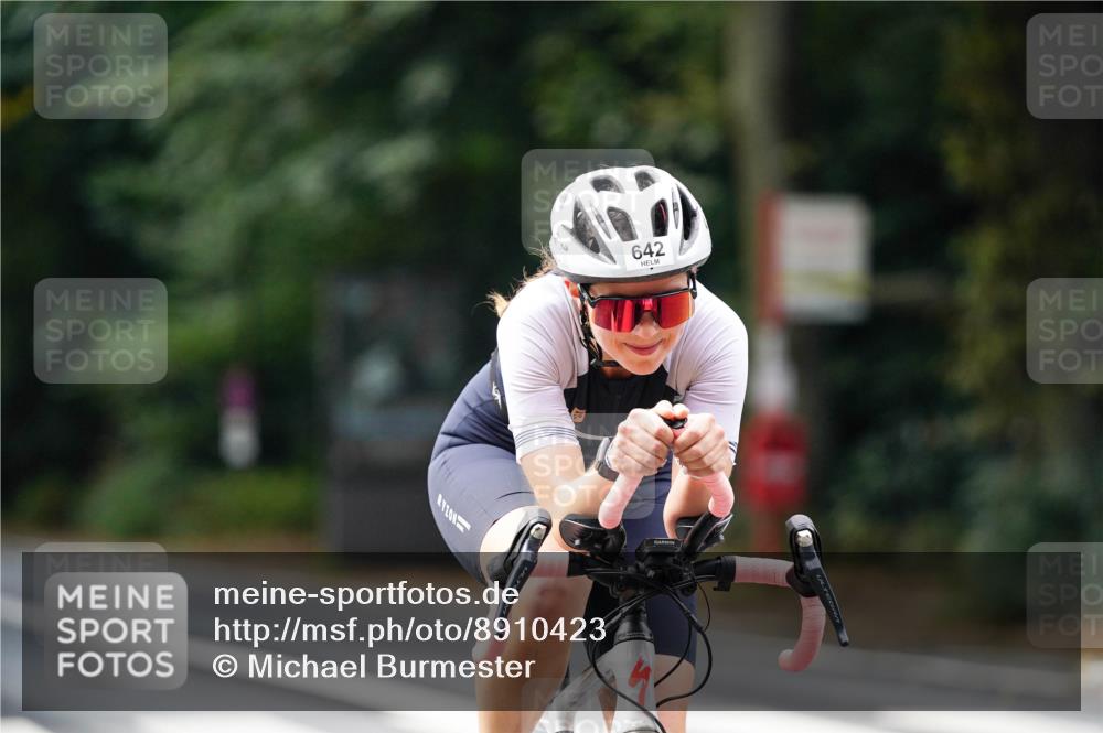 14.09.2025 - Stadtparktriathlon Michael Burmester http://msf.ph/oto/8910423 14.09.2025 10:38:08 Radfahren 642, 723, 730, 748, 750, 763 meine-sportfotos.de