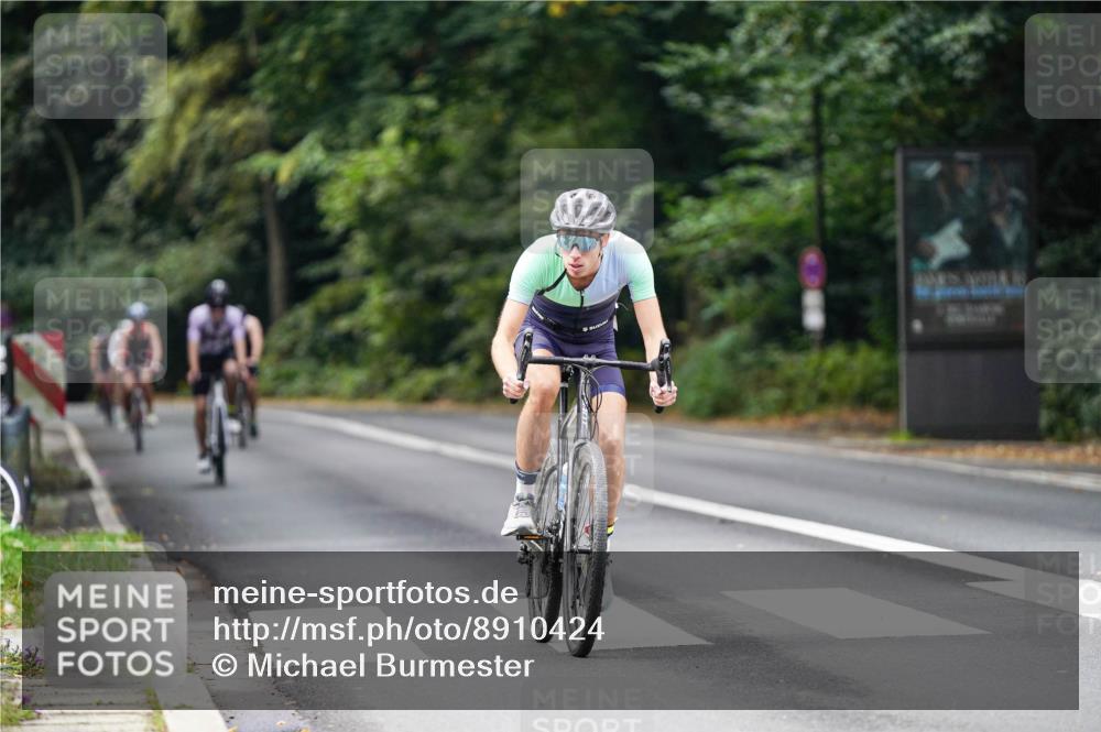 14.09.2025 - Stadtparktriathlon Michael Burmester http://msf.ph/oto/8910424 14.09.2025 10:38:09 Radfahren 642, 705, 723, 730, 748, 750, 763 meine-sportfotos.de