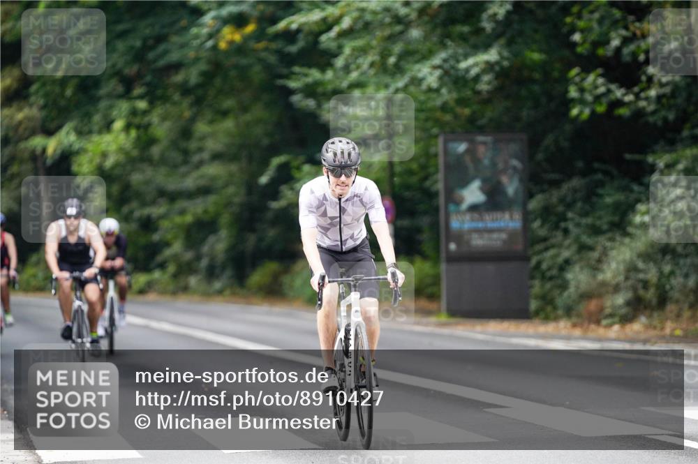 14.09.2025 - Stadtparktriathlon Michael Burmester http://msf.ph/oto/8910427 14.09.2025 10:38:13 Radfahren 642, 705, 730, 748, 750, 759, 763, 799 meine-sportfotos.de