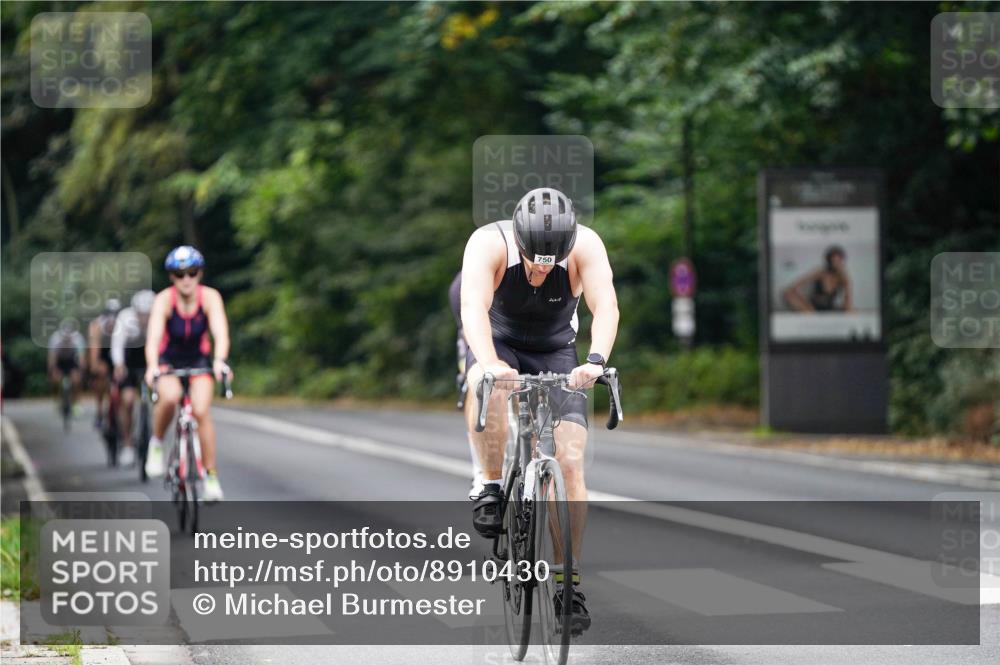 14.09.2025 - Stadtparktriathlon Michael Burmester http://msf.ph/oto/8910430 14.09.2025 10:38:14 Radfahren 705, 730, 748, 750, 759, 763, 799, 800 meine-sportfotos.de