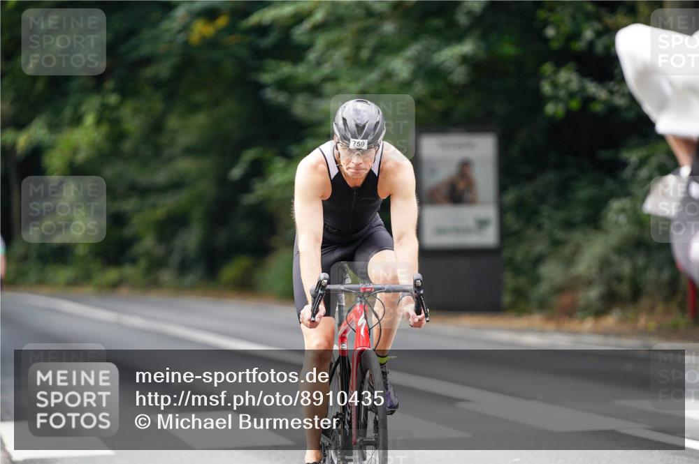14.09.2025 - Stadtparktriathlon Michael Burmester http://msf.ph/oto/8910435 14.09.2025 10:38:19 Radfahren 705, 748, 750, 759, 763, 799, 800 meine-sportfotos.de