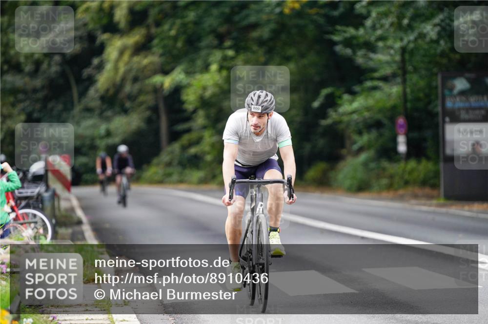 14.09.2025 - Stadtparktriathlon Michael Burmester http://msf.ph/oto/8910436 14.09.2025 10:38:21 Radfahren 704, 705, 750, 759, 763, 799, 800 meine-sportfotos.de