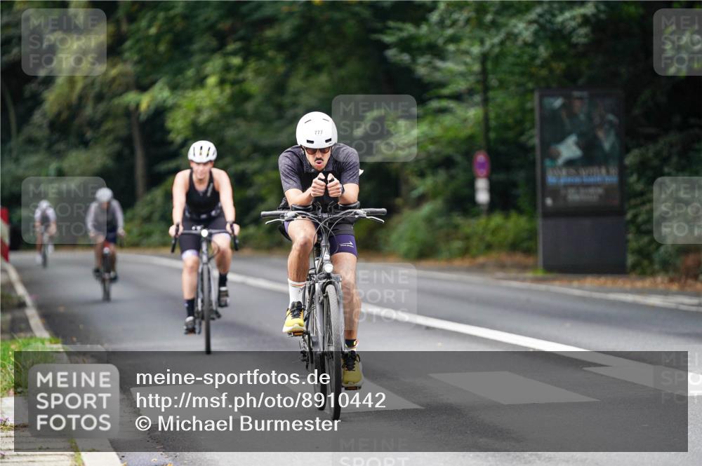 14.09.2025 - Stadtparktriathlon Michael Burmester http://msf.ph/oto/8910442 14.09.2025 10:38:37 Radfahren 645, 699, 700, 777 meine-sportfotos.de