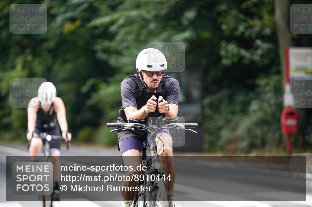 14.09.2025 - Stadtparktriathlon Michael Burmester http://msf.ph/oto/8910444 14.09.2025 10:38:38 Radfahren 645, 687, 699, 700, 777 meine-sportfotos.de