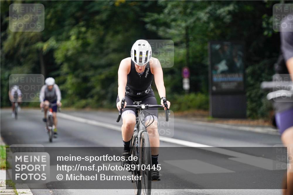 14.09.2025 - Stadtparktriathlon Michael Burmester http://msf.ph/oto/8910445 14.09.2025 10:38:39 Radfahren 645, 687, 699, 777 meine-sportfotos.de