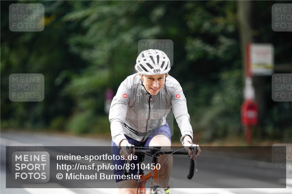 14.09.2025 - Stadtparktriathlon Michael Burmester http://msf.ph/oto/8910450 14.09.2025 10:38:42 Radfahren 645, 687, 699, 766, 777 meine-sportfotos.de