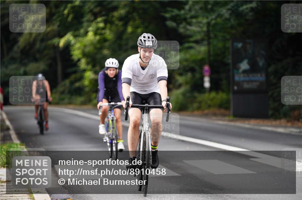 14.09.2025 - Stadtparktriathlon Michael Burmester http://msf.ph/oto/8910458 14.09.2025 10:38:53 Radfahren 581, 624, 706, 766, 779 meine-sportfotos.de