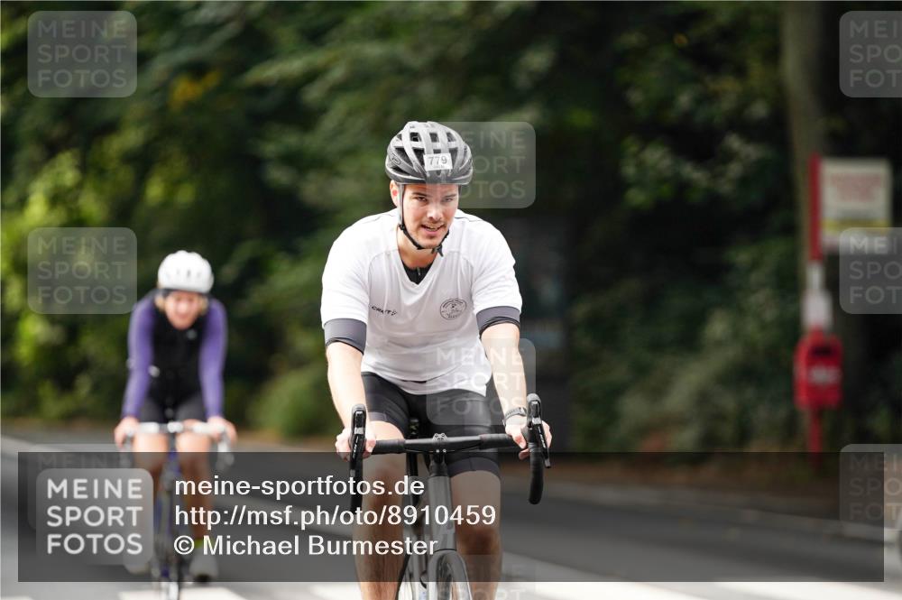 14.09.2025 - Stadtparktriathlon Michael Burmester http://msf.ph/oto/8910459 14.09.2025 10:38:54 Radfahren 581, 624, 706, 766, 779 meine-sportfotos.de